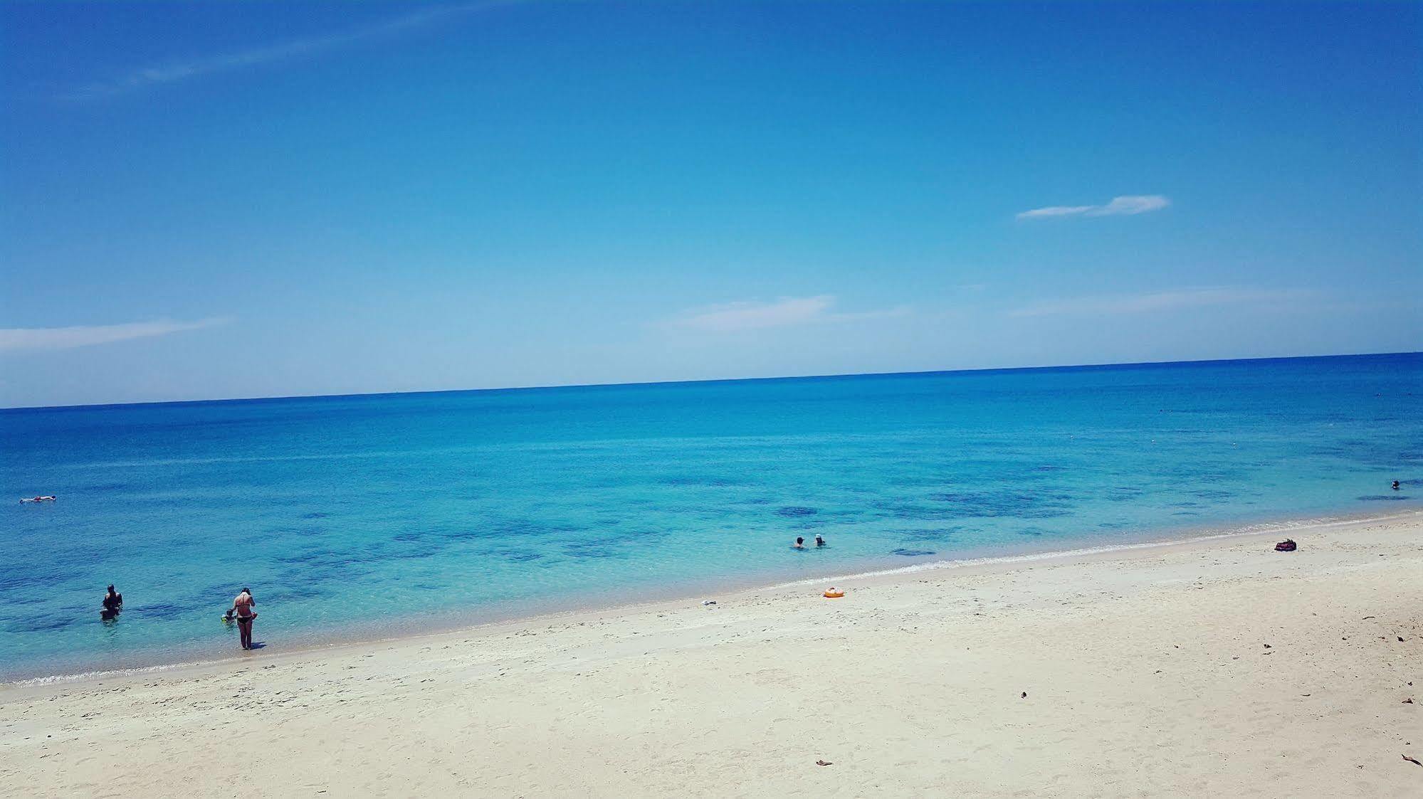 Amity Beach Resort Maret Eksteriør bilde
